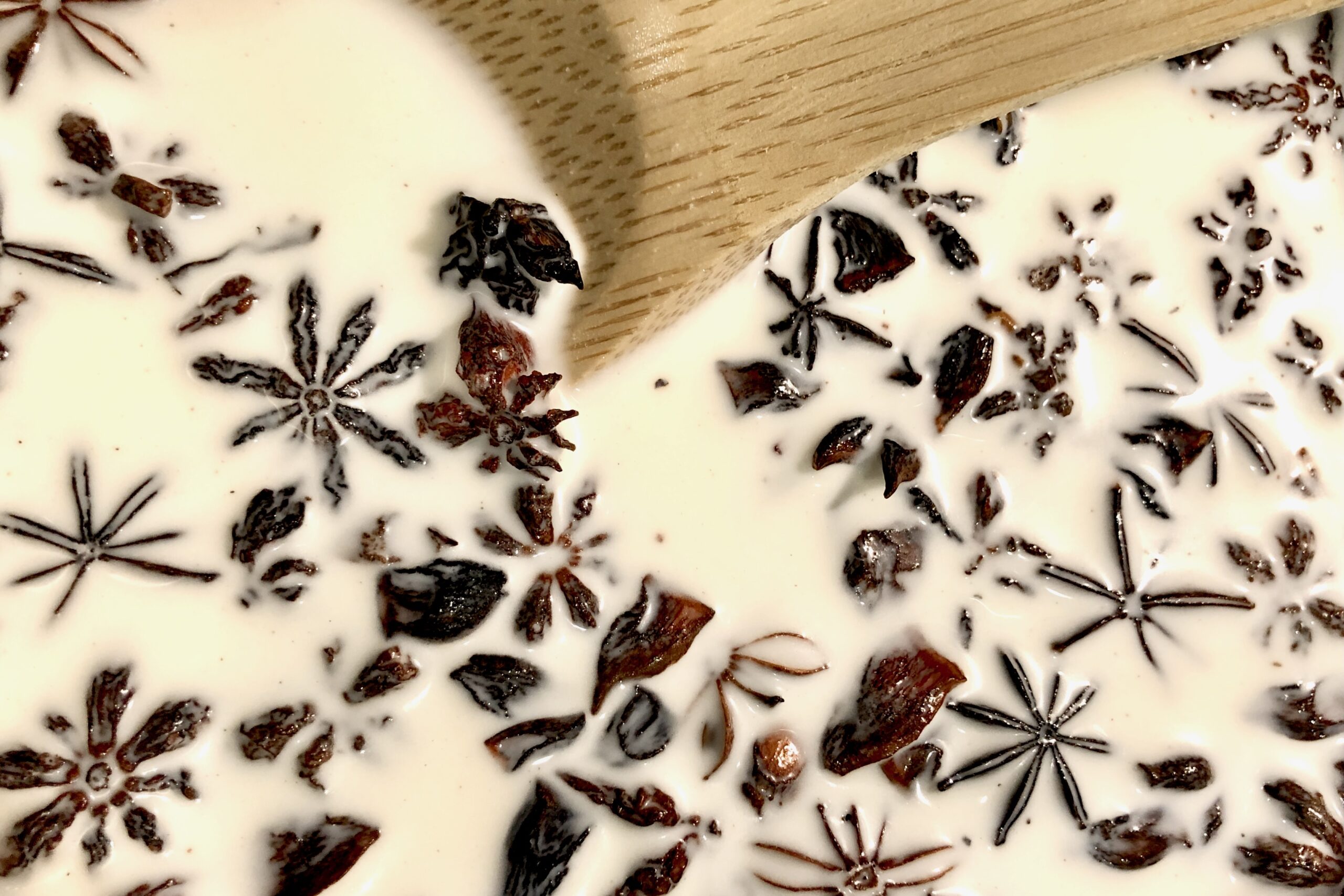 Anijsmelk — Dutch Star-Anise Steamer