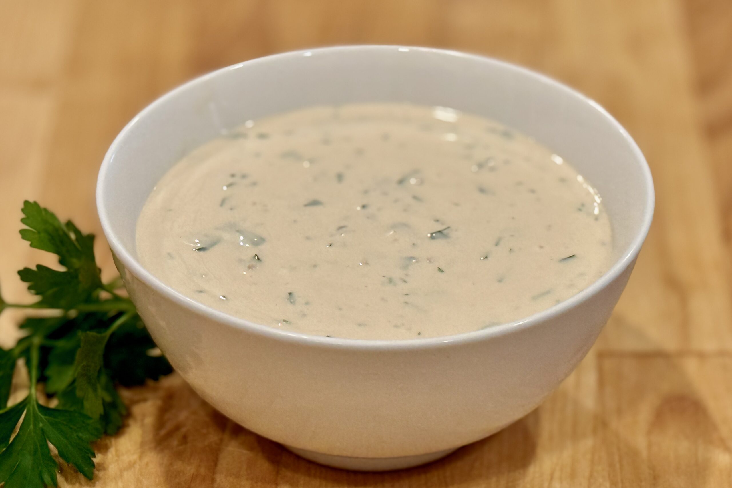 Knoflooksaus — Dutch Garlic Sauce